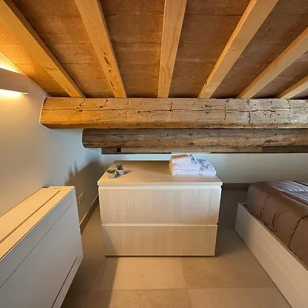 Iris House Apartment
