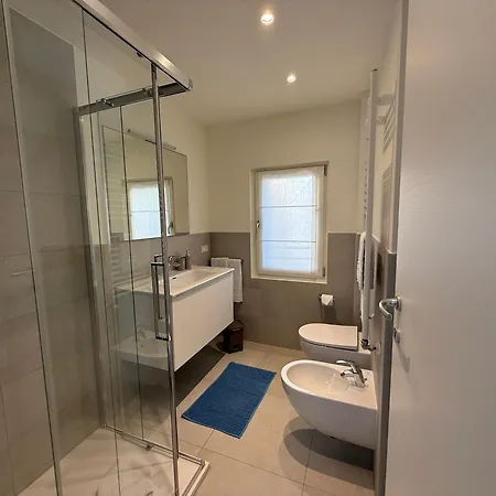 Iris House Apartment