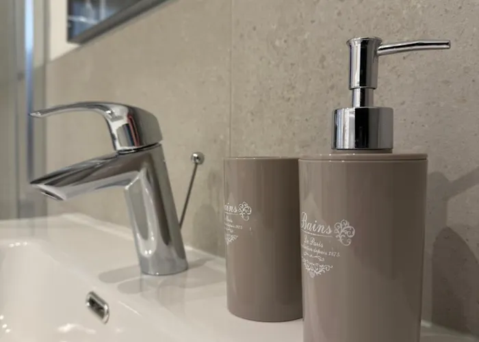 Iris House Apartman *